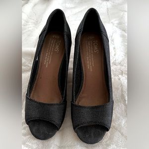 Toms graphite corked wedges